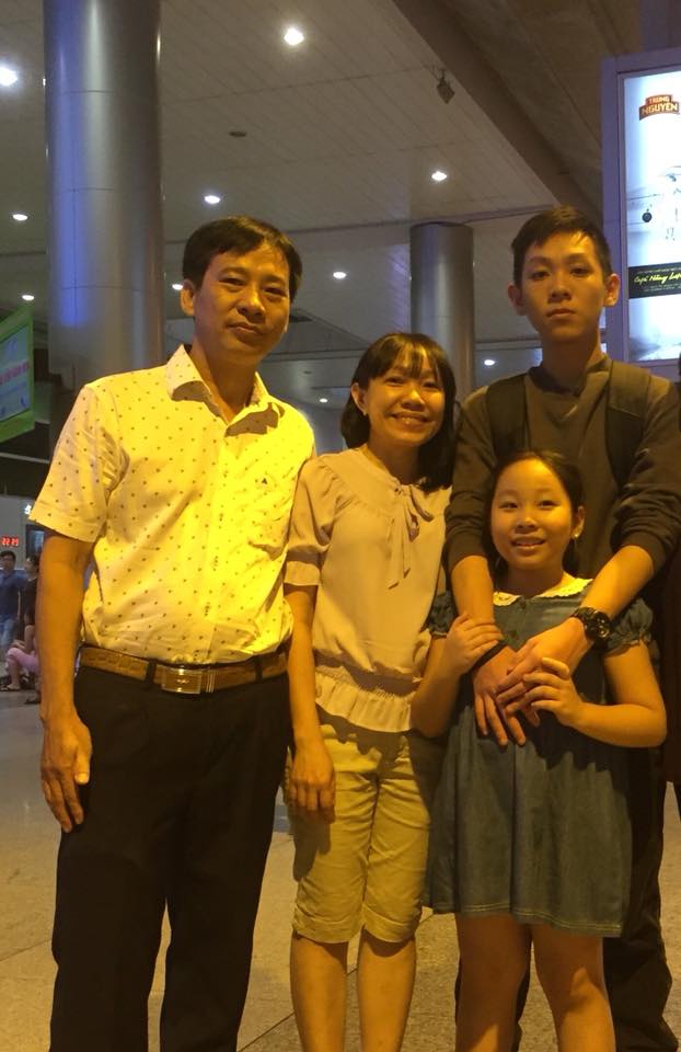 gia-dinh-chi-le-cam-hang